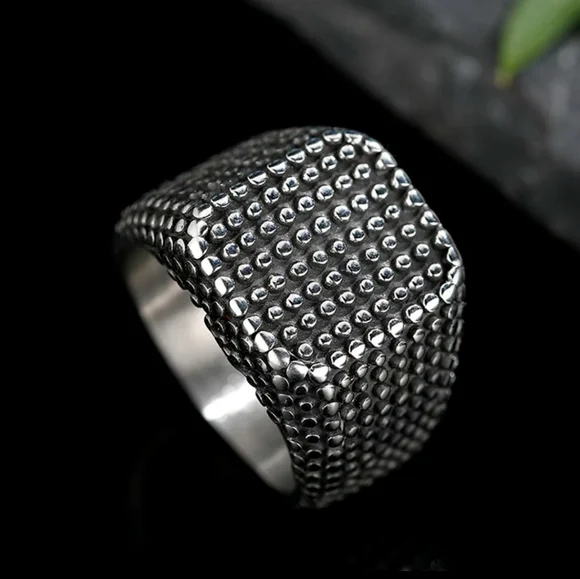 Black and Silver Mesh Ring. S9 - Picture 3 of 5